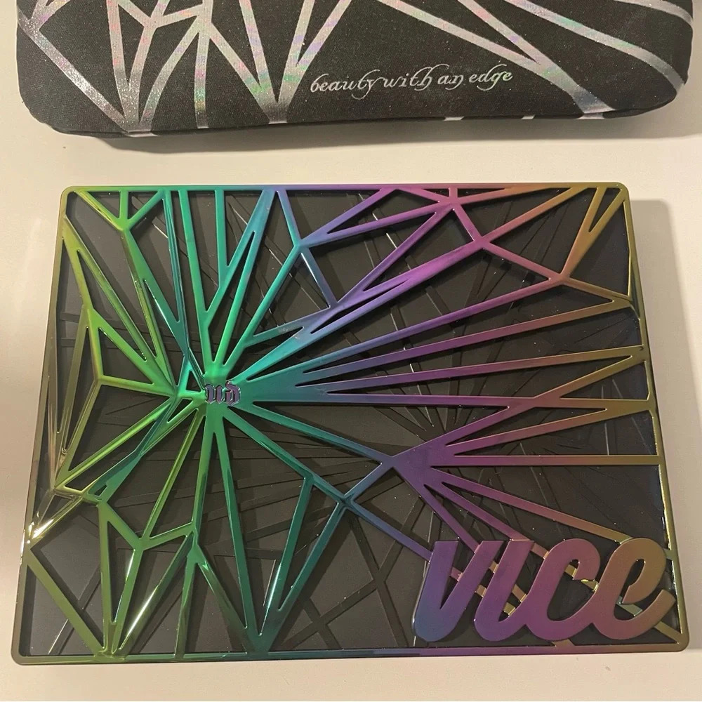 New Urban Decay Vice 4 Eyeshadow Palette - Rare Sold Out Discontinued Vice4 - Picture 3 of 4